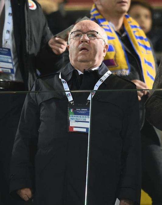Tavecchio: "Conte via? Morto un Papa se ne fa un altro"