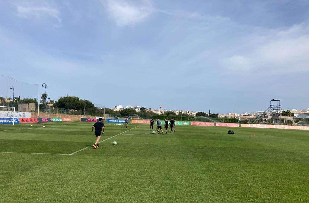 Feyenoord, oggi il Media Day degli olandesi in Portogallo: gruppo al completo, Bijlow in campo coi titolari. FOTO! VIDEO!