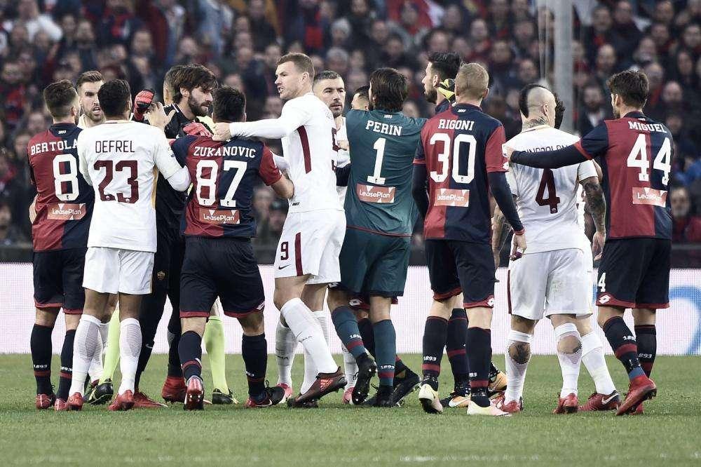 Accadde oggi - Una follia di De Rossi regala il pareggio al Genoa. Dzeko: "Dovrei essere più cattivo? Mi impegno per farlo ma non posso cambiare a 30 anni". Ranieri torna a parlare del fumo della pipa