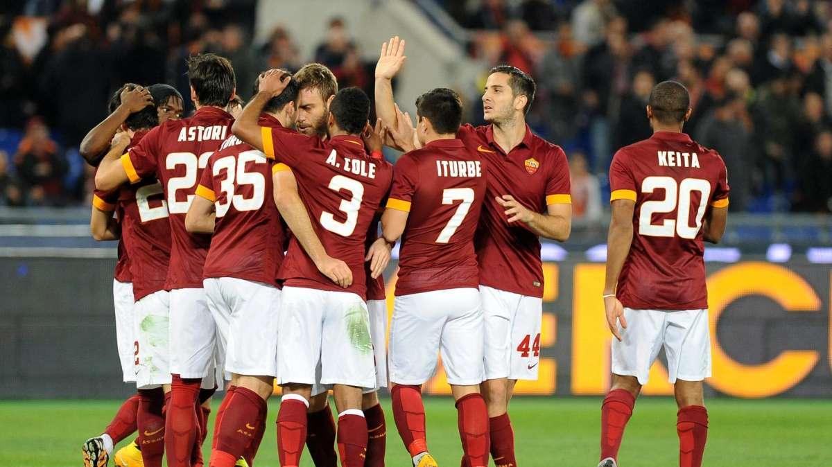 LA VOCE DELLA SERA - Allenamento a ranghi ridotti a Trigoria. Biava a VG: "Batteremo la Roma anche per i tifosi laziali". Cole: "Senza regali agli altri possiamo vincere"