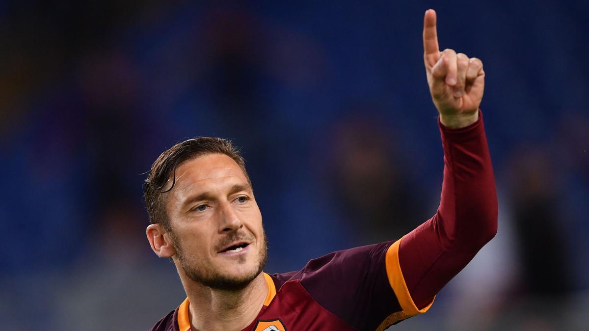 Francesco Totti e l’evoluzione del numero 10: dal trequartista al falso nove