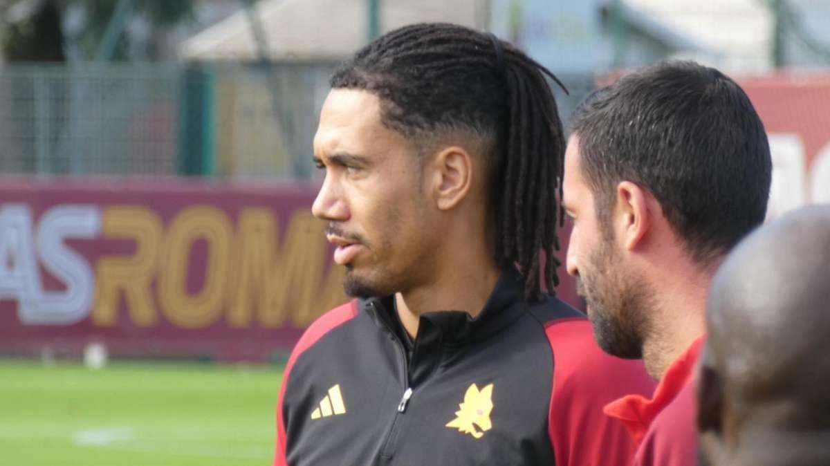 Il mistero di Smalling: si allena, ma non si sa quando tornerà in campo