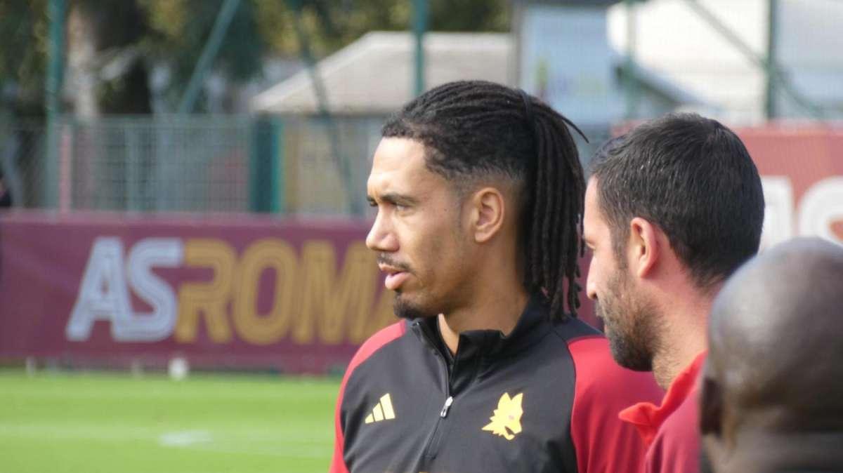 TRIGORIA - Allenamento a tre giorni da Roma-Inter: Smalling lavora con la squadra. Si rivede Spinazzola