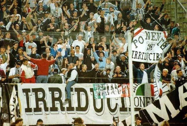 Tifosi Juventus chiedono rimozione stella Boniek dal nuovo stadio