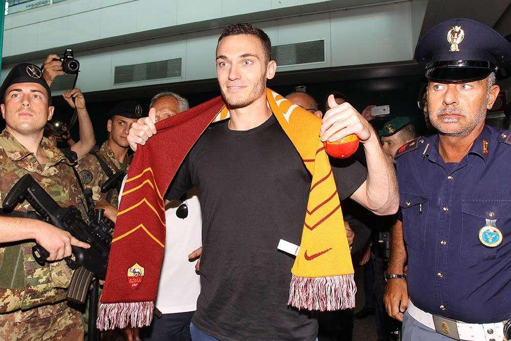 Accadde oggi - Pallotta, Manolas e Kluivert si intervistano a vicenda. Arriva Vermaelen, rescisso il contratto di Rosi