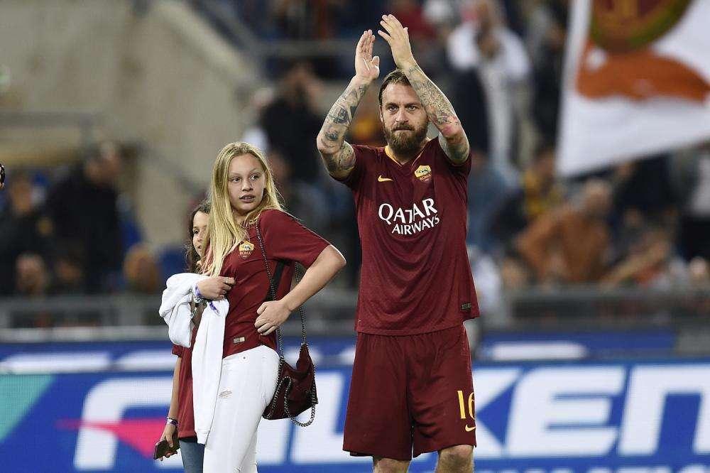 Accadde oggi - Pallotta: "Veramente Gabrielli ha detto che non sono previsti incontri con la Roma?". Florenzi: "Iturbe deve capire che non è una pippa", De Rossi: "Alcune cose di Roma e dell'Italia non mi piacciono"