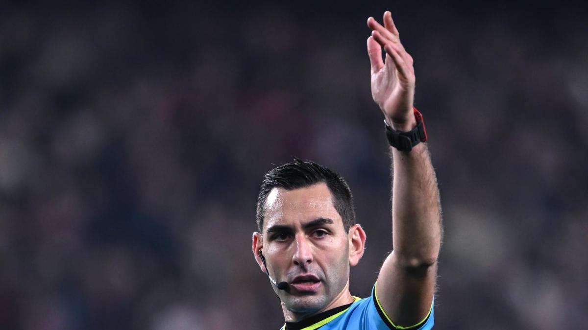 L'arbitro - Positivo il bilancio della Roma con Colombo: 5 vittorie, 5 pareggi e 1 sconfitta. Due gli incroci tra i giallorossi e il Napoli diretti dal fischietto lombardo
