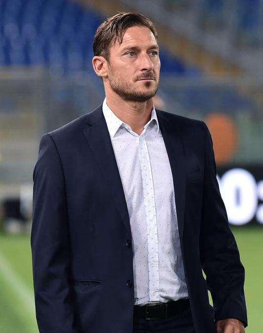 Facebook, Totti: "Grazie a tutti per gli auguri. Il vostro affetto mi aiuta ad affrontare questa nuova tappa della mia vita"