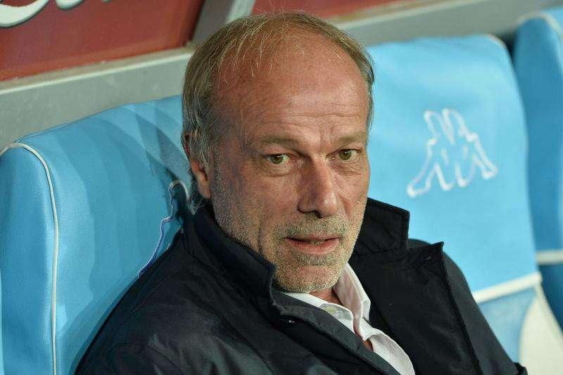 Frenano le trattative per Zabaleta e Caceres. Spunta il Valencia per l'uruguaiano: dubbi di carattere fisico e disciplinare