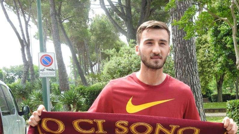 LA VOCE DELLA SERA - Ufficiale l'acquisto di Cristante: "Roma un mio obiettivo". Monchi: "Mi auguro che Bryan diventi un pilastro del club". Kluivert sempre più vicino ai giallorossi 