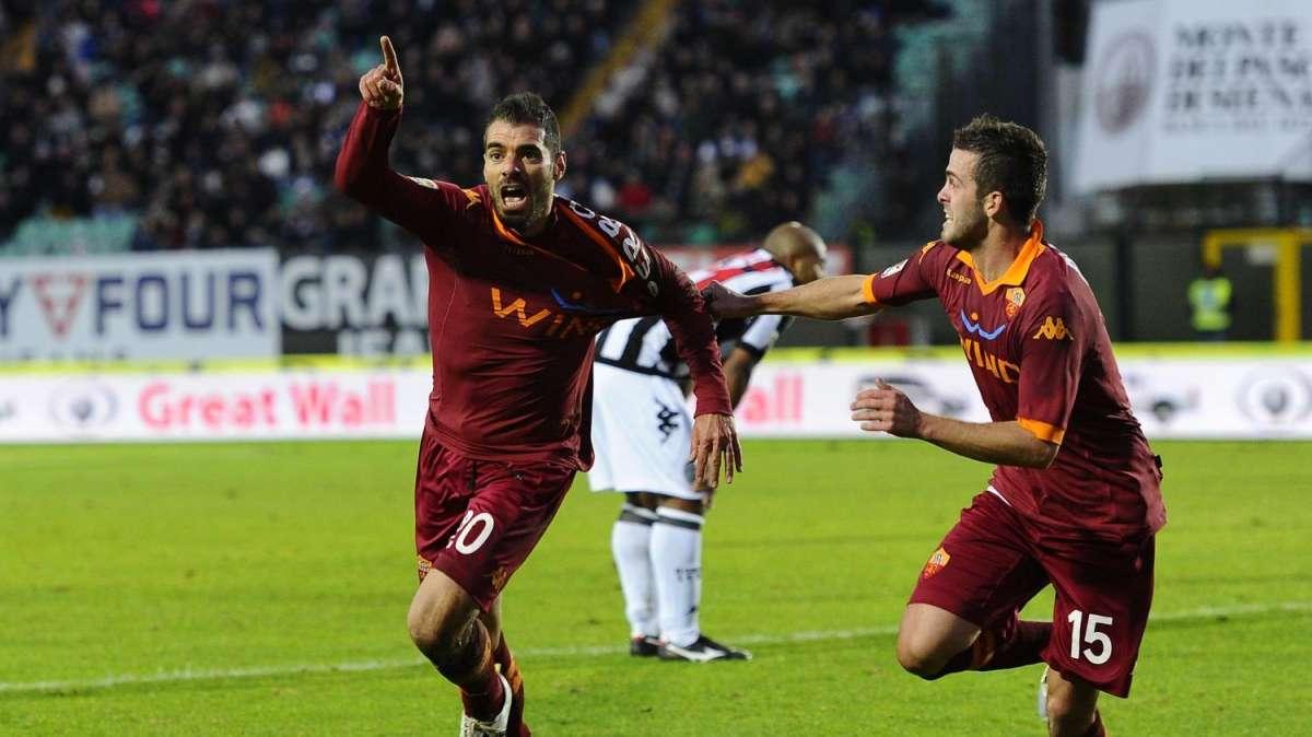 Totti su Perrotta: "Simone è un grande uomo e un vero romanista"