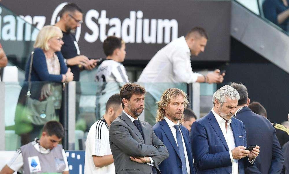 Juventus, Agnelli: "Provo vergogna, Allegri resta"