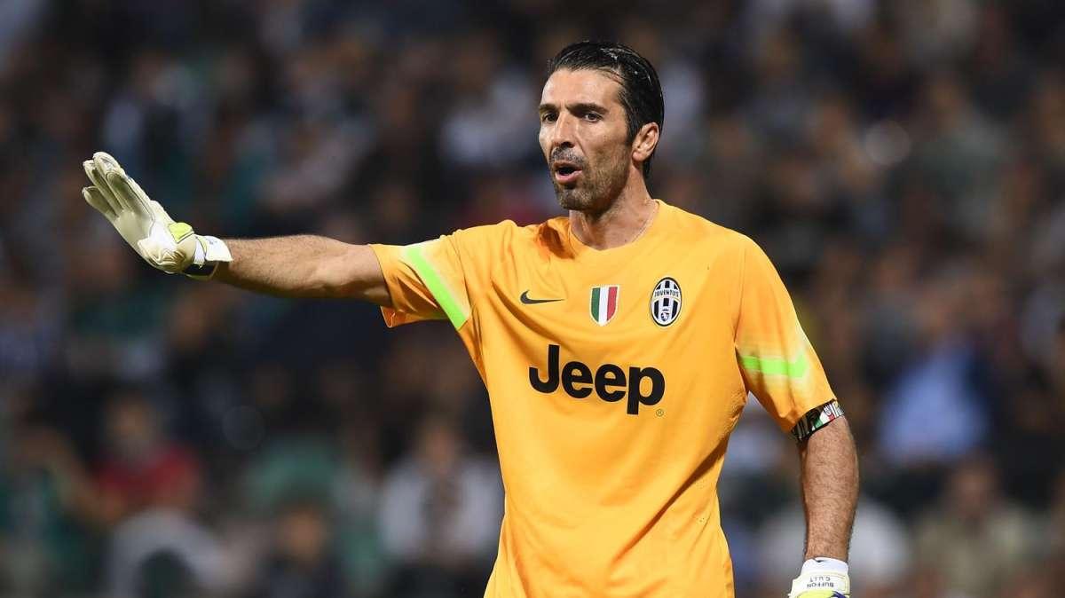 Juventus, Buffon: "Le parole di De Sanctis? Nessun fastidio, va rispettato il pensiero di tutti"