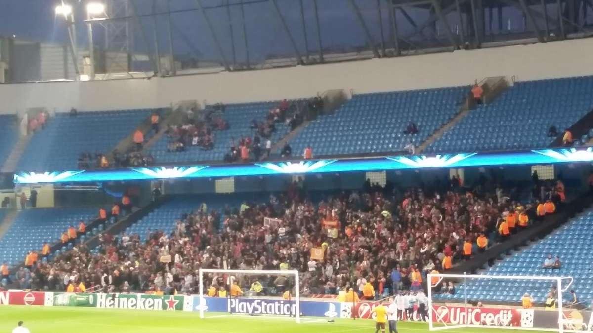 L'ingresso in campo della Roma per il riscaldamento. VIDEO!