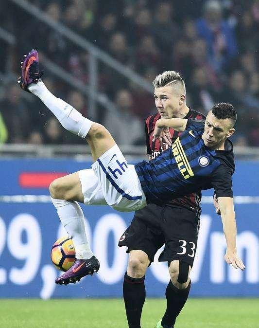 Serie A - Milan-Inter 2-2: non basta la doppietta di Suso, pareggia Perisic al 92'