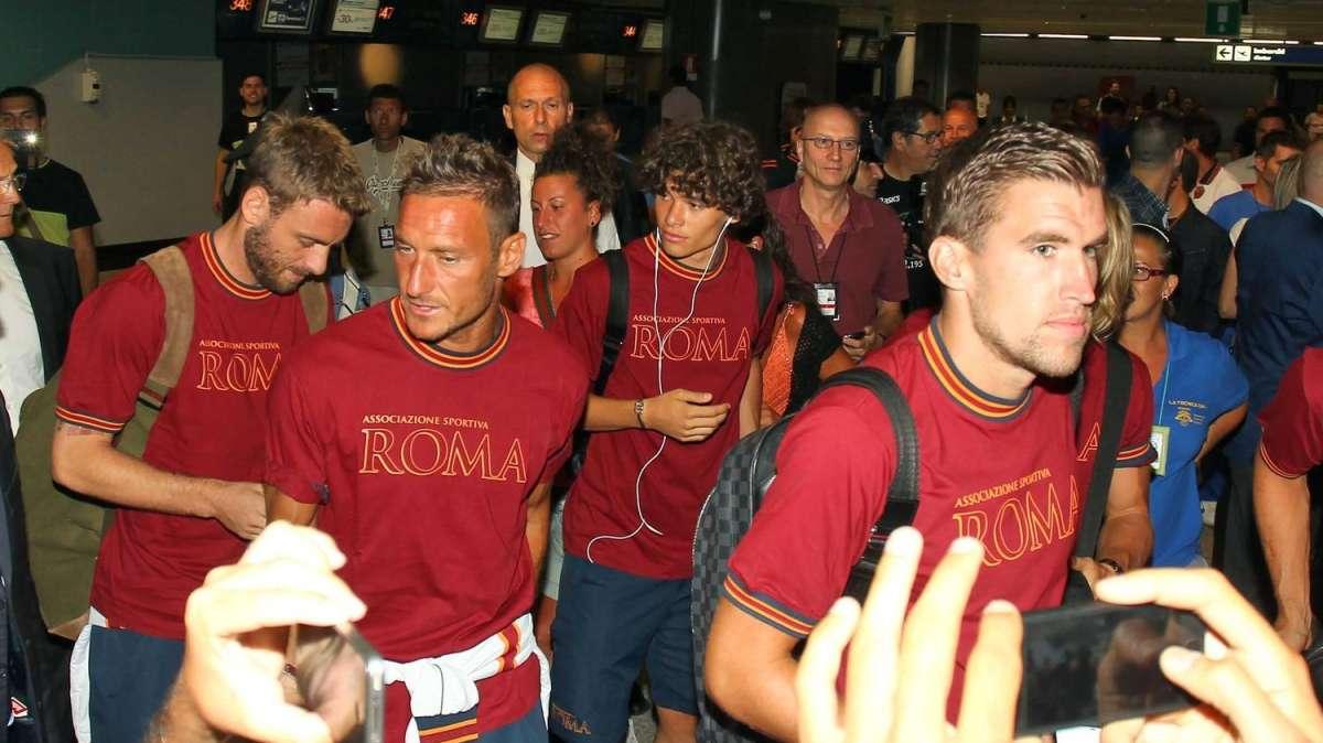 Twitter As Roma: "Volo tranquillo per Toronto". FOTO!