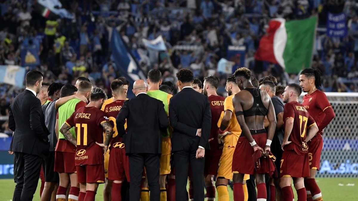 VG - Mourinho e i calciatori sotto la Sud a ringraziare i tifosi. FOTO!