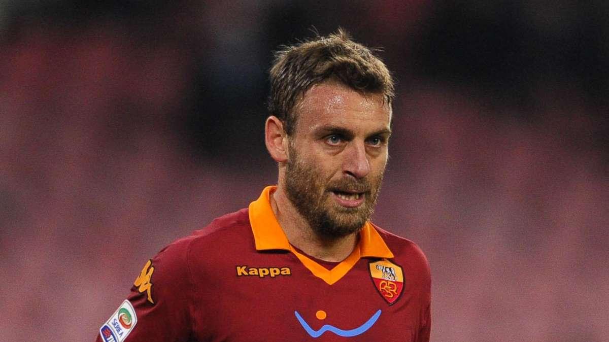 Per De Rossi sospetta lesione. Trauma alla mano destra per Piris