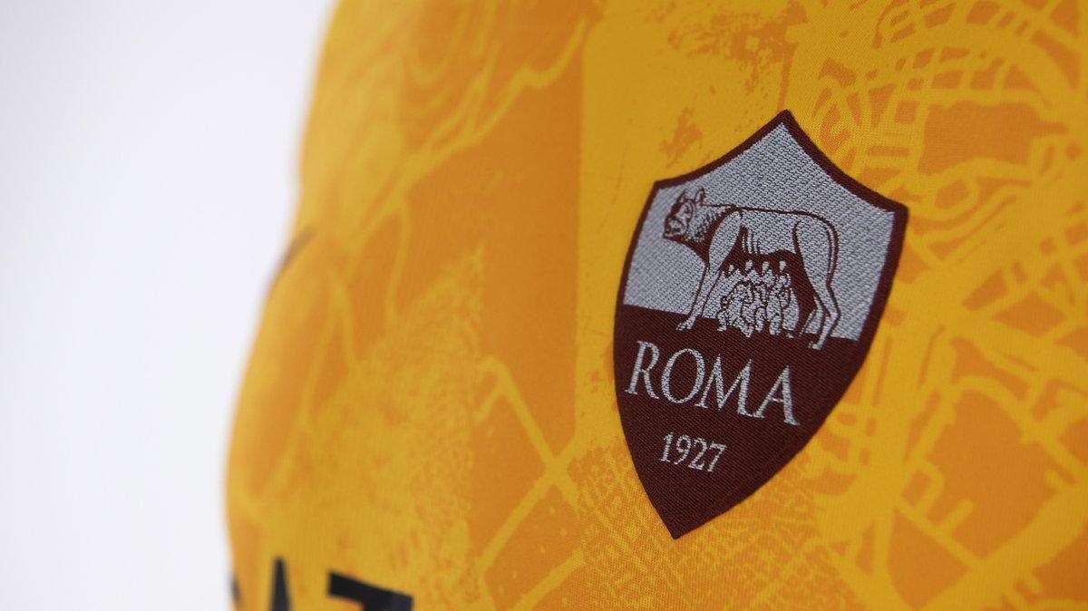 Zalando fa spoiler della terza maglia