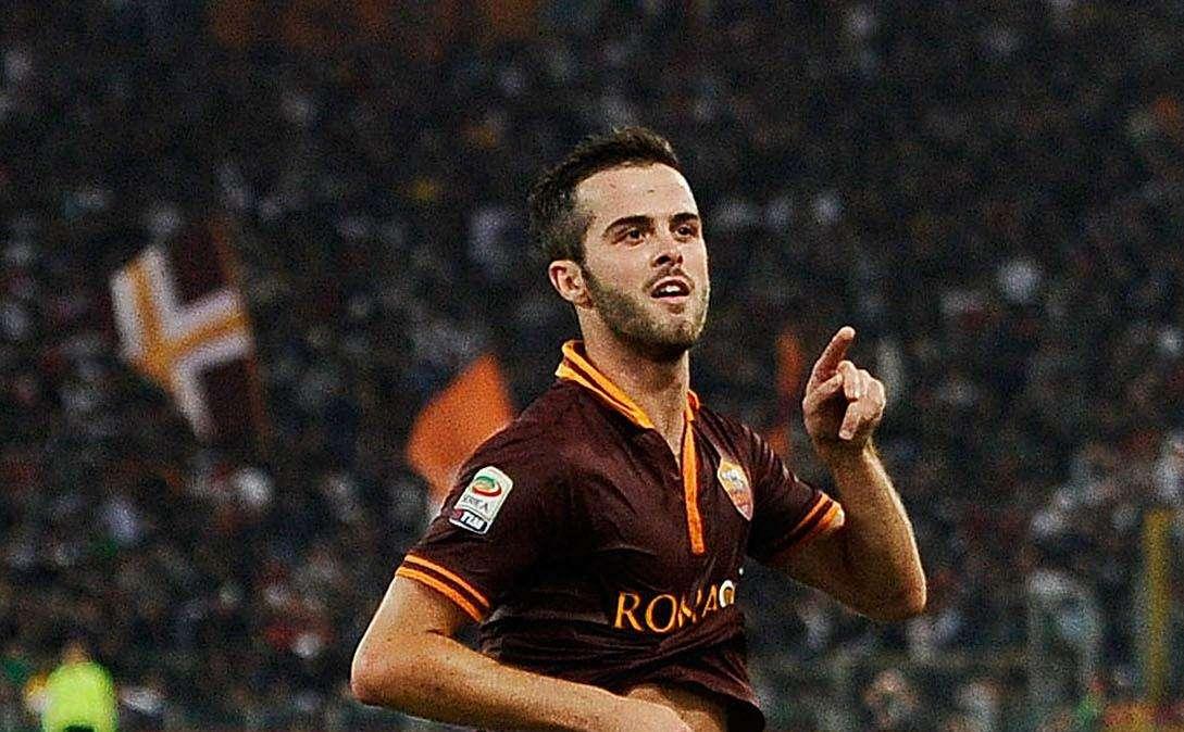 Pjanic su Facebook: "Auguri e sempre forza Roma!"