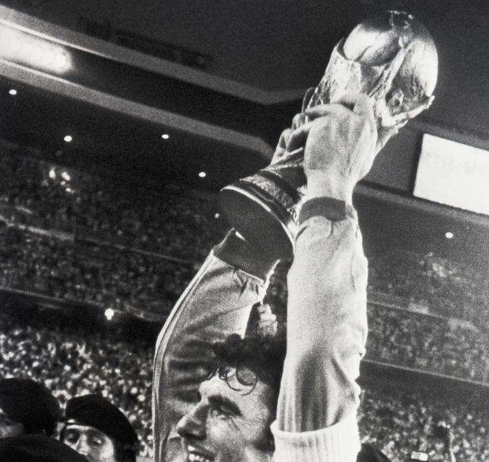 Zoff: "Gli arbitri italiani tolgono ritmo al calcio"