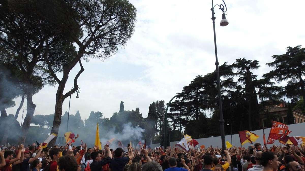 Il programma dettagliato della sfilata della Roma con i pullman scoperti