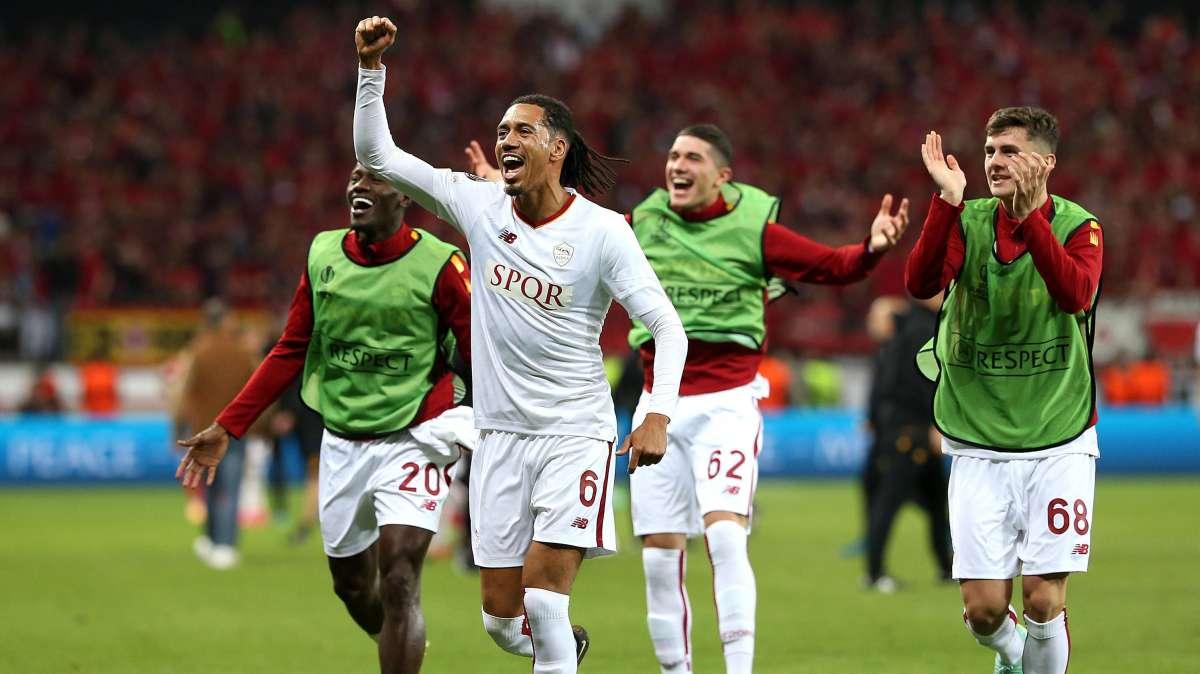 Testare Smalling in vista di Budapest per regalare un sogno. Ancora con Mourinho