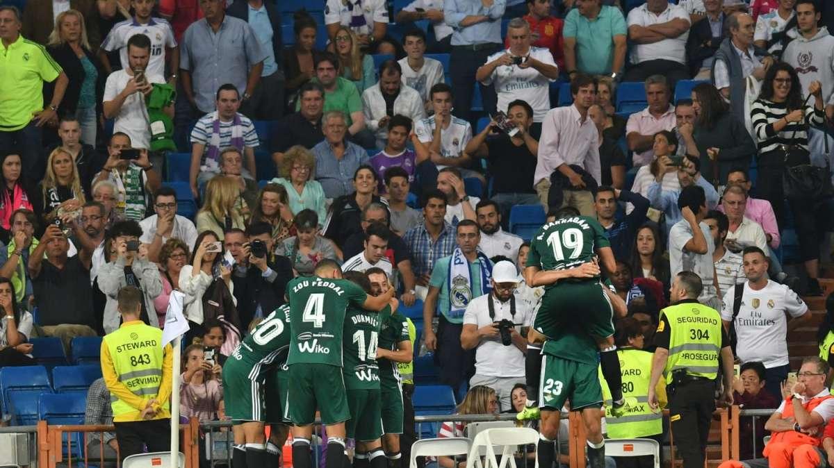 Cambio Campo - Espina: "Mourinho ha uno stile di gioco troppo difensivo, per battere il Betis deve essere più propositivo. Nessun giocatore della Roma mi ha impressionato"
