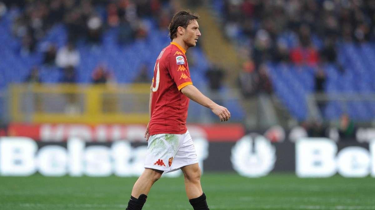 ROMA-LAZIO 2-0: una doppietta di Totti regala il derby ai giallorossi!