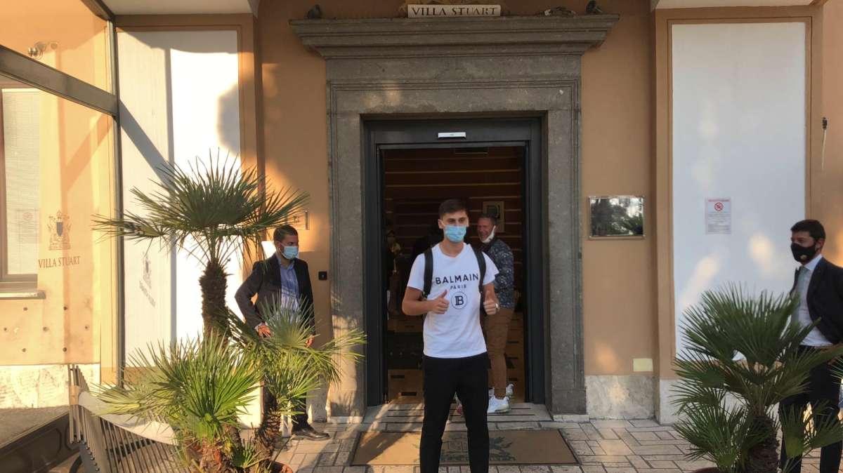 Il primo saluto social di Kumbulla: "Ciao Roma, che onore indossare la tua maglia"