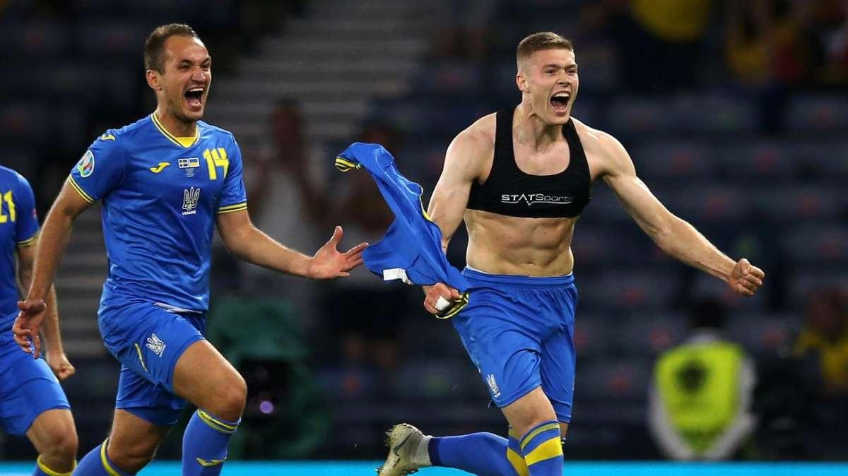 Calciomercato Roma - Dovbyk, Ghisolfi ha incontrato il giocatore a cena e domani vedrà il Girona. Contatto telefonico tra il francese e Friedkin. Il club spagnolo chiede 35 milioni più 5 di bonus ai giallorossi. FOTO!