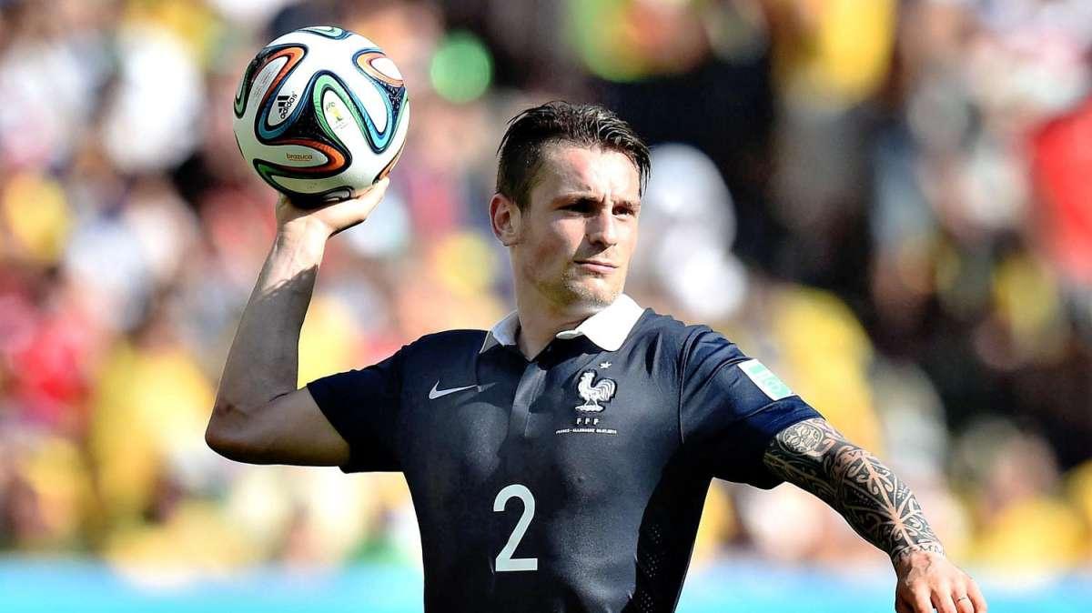 Arsenal, ufficiale l'arrivo di Debuchy