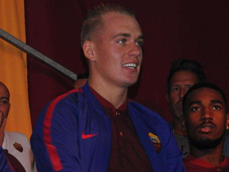 Trigoria, Karsdorp si allena in gruppo. VIDEO!