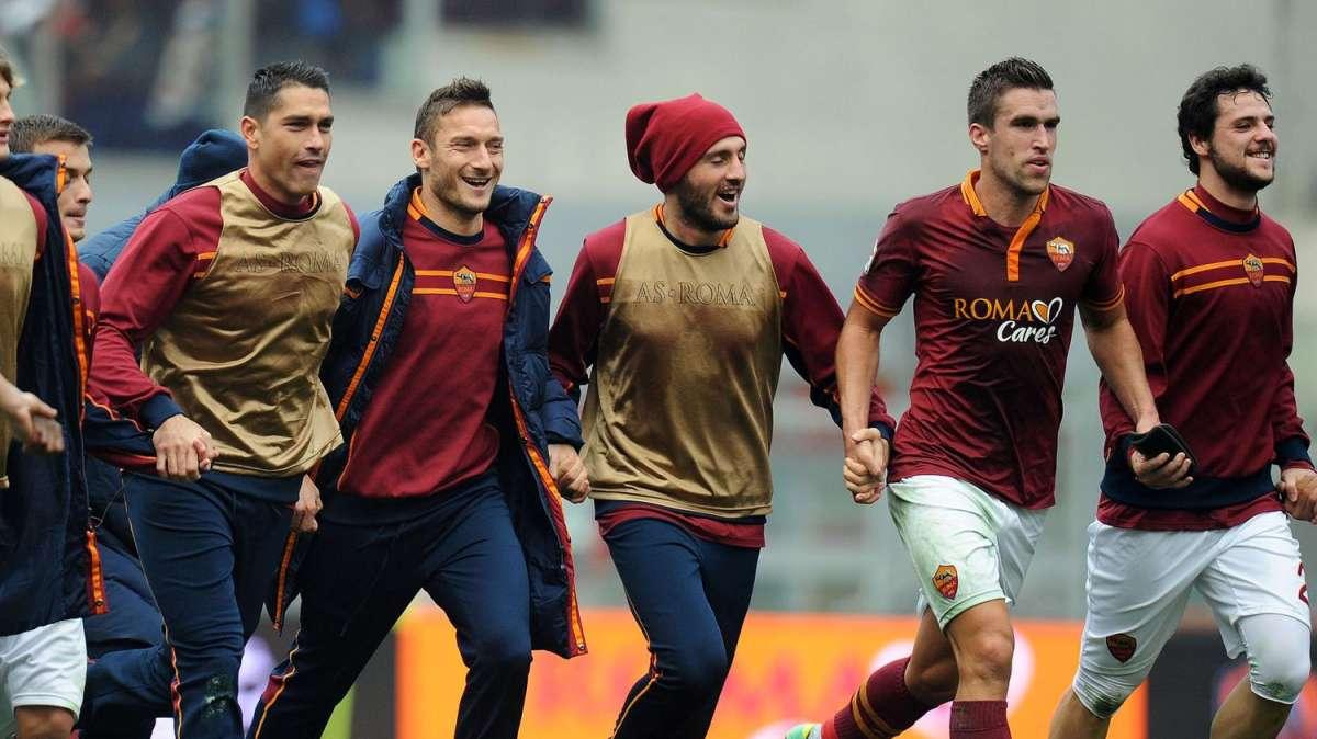 LA VOCE DELLA SERA - Trigoria, trauma contusivo per Borriello. Fenucci: "Società attenta al proprio patrimonio". Totti: "Vestirò per molti anni questa maglia". Garcia: "Con la Roma andrò lontano"