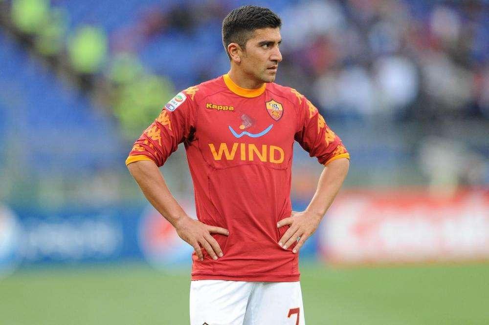 Pizarro dà l'addio al calcio: "Sono sereno. La Roma la squadra che mi ha segnato di più"
