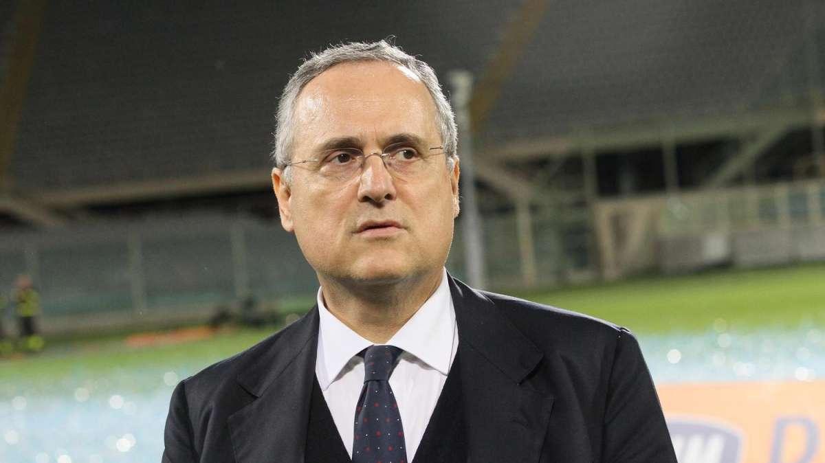 L'autista di Lotito: "Dopo la vittoria in Coppa Italia continuavano a buttarci le monetine addosso"