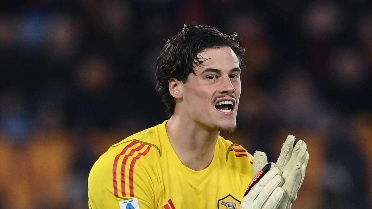 Svilar su Instagram: "Un orgoglio poter rappresentare questo club"