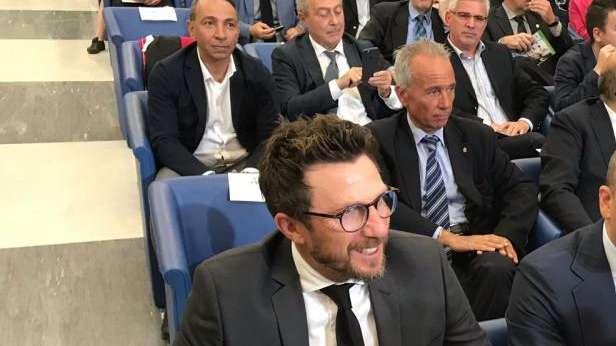 LA VOCE DELLA SERA - Di Francesco riceve il premio Bearzot: "Allenare la Roma è motivo d'orgoglio". Monchi: "Alisson via solo se torno in porta". Niente Mondiale per Nainggolan: "Essere se stessi può dare fastidio" 