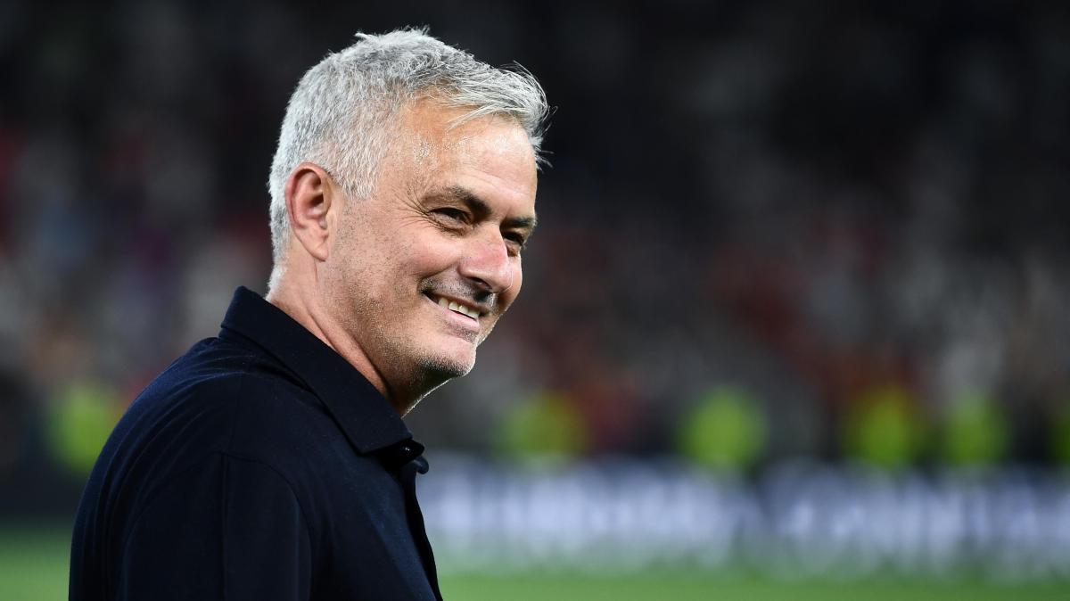 Roma-Frosinone - L'attesa dei tifosi: "Il problema non è #MourinhoOut, ma chi prendi dopo"