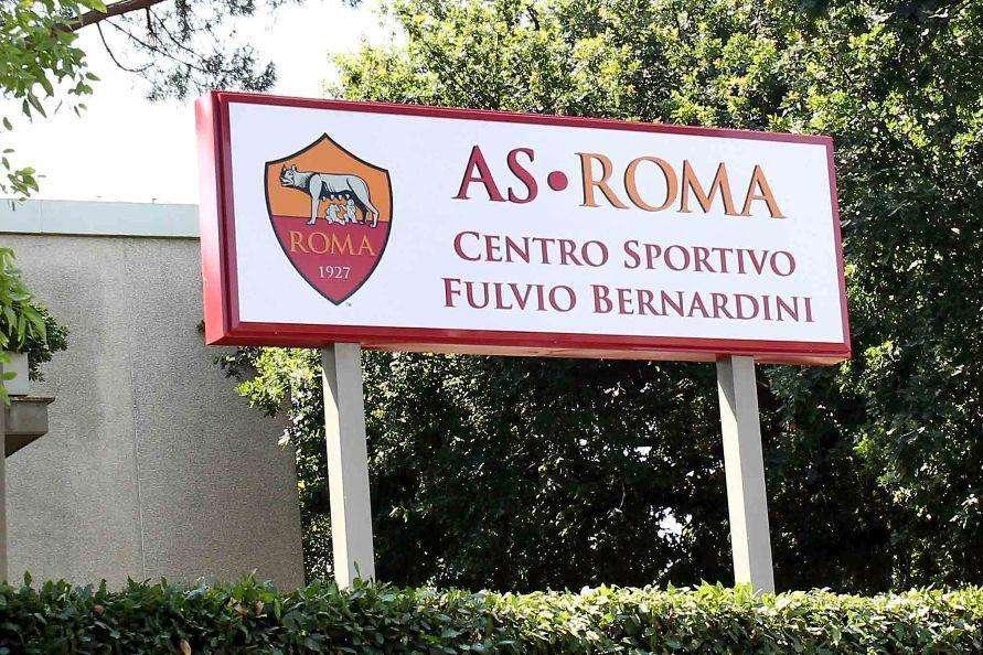 TRIGORIA - Seduta tecnico-tattica per la squadra. In gruppo Perotti, a parte Florenzi, Mirante e Pastore
