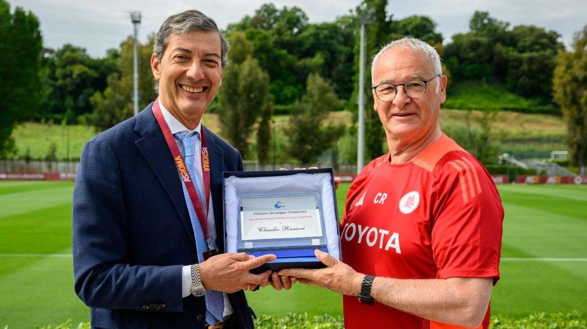 Ranieri riceve il Premio Colalucci: "È il momento giusto per riceverlo, sono a fine carriera". FOTO!