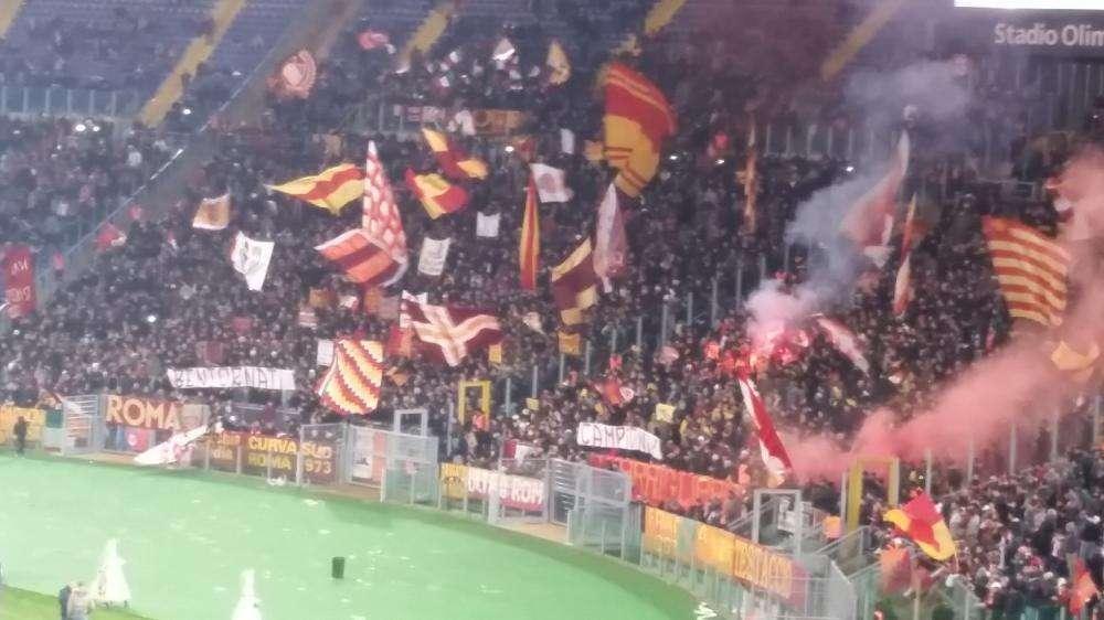 LA VOCE DELLA SERA - Giornata di lavoro a Trigoria e al Giulio Onesti. Mercato, possibile rinnovo per Pellegrini. Mancini: "Voglio far bene con questa maglia". Santon, parla il mental coach. Primavera, vittoria per 4-3 col Sassuolo