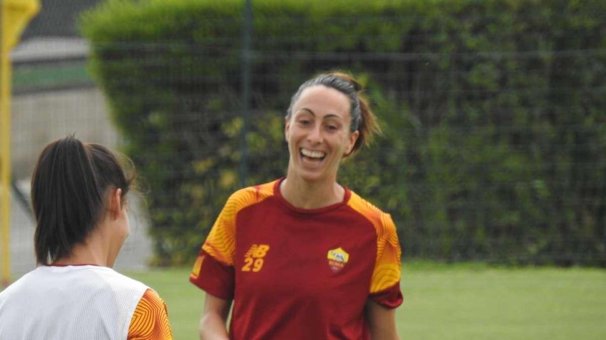 Roma Femminile, Lazaro annuncia l'addio: "Grazie Roma per avermi fatta diventare la calciatrice e la persona che sono"