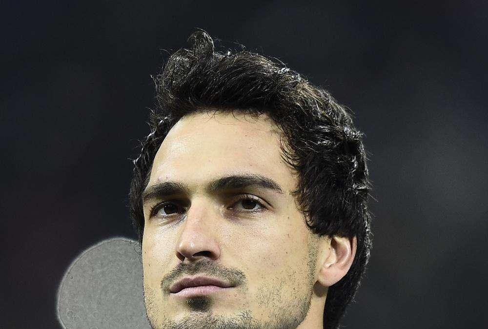 Hummels si allena con la maglia della Grecia e scherza: "Per non alimentare stupide voci". FOTO!