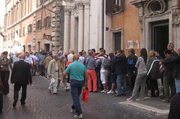Tifosi in fila per Roma-Milan