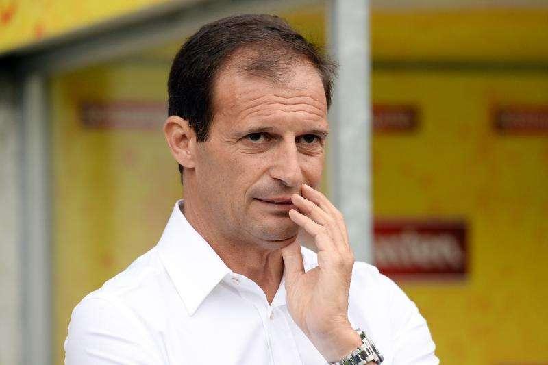 Allegri: "Padoin titolare davanti alla difesa. Anche Dybala in campo dal primo minuto"