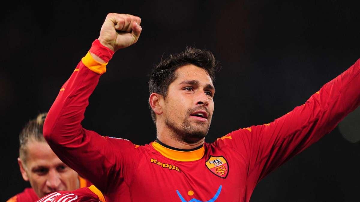 Pro Evolution Soccer Village, Borriello: "A Roma si parla troppo quando si perde, devo limare il mio carattere ma non è successo nulla. Tante bugie, siamo tutti uniti" VIDEO!