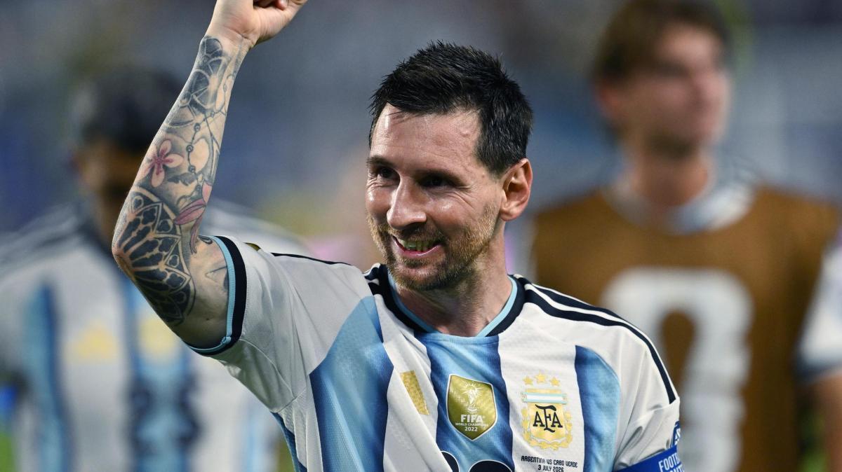Mondiali, Messi regala la "10" dell'Argentina a Roberto Baggio