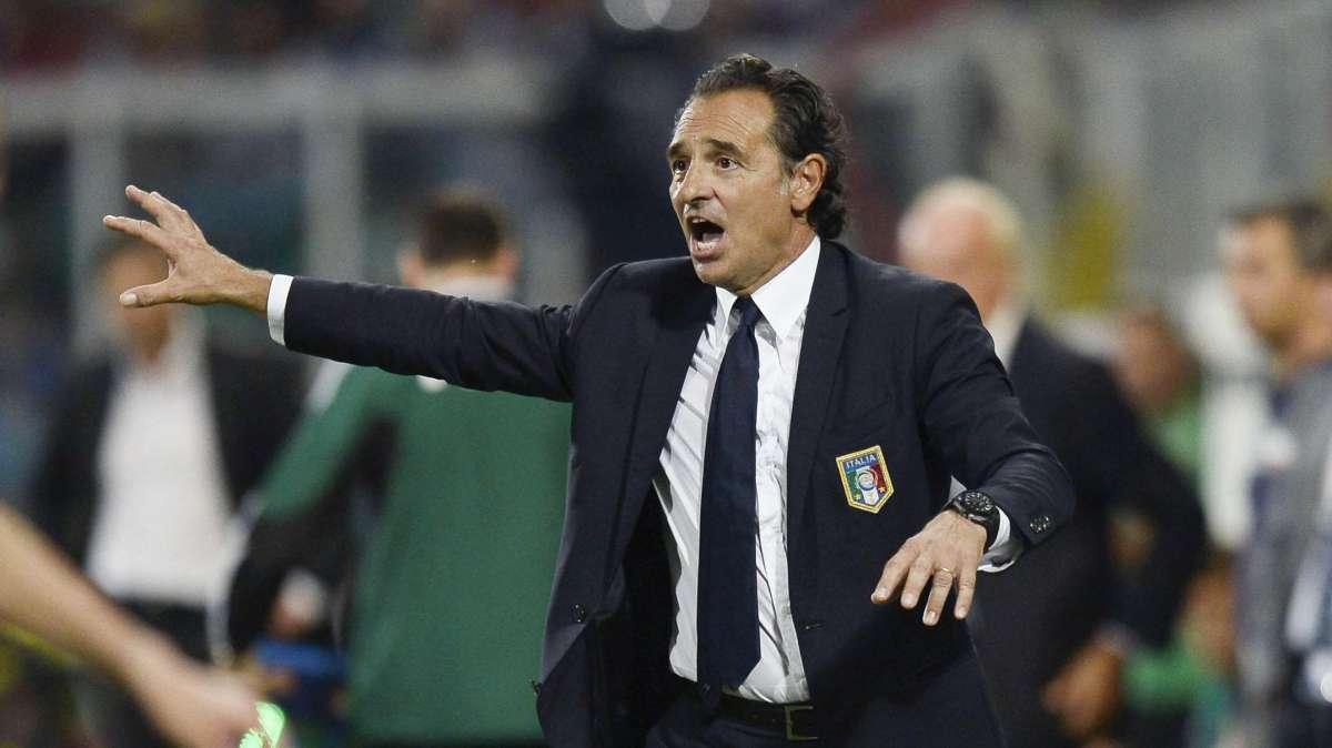 Prandelli: "Se fossimo vicini al Mondiale chiamerei Totti"