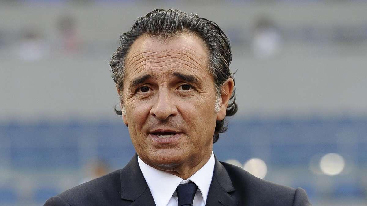 Italia, Prandelli: "I sassi al pullman del Verona? Non bisogna far finte di niente, riflettiamo"